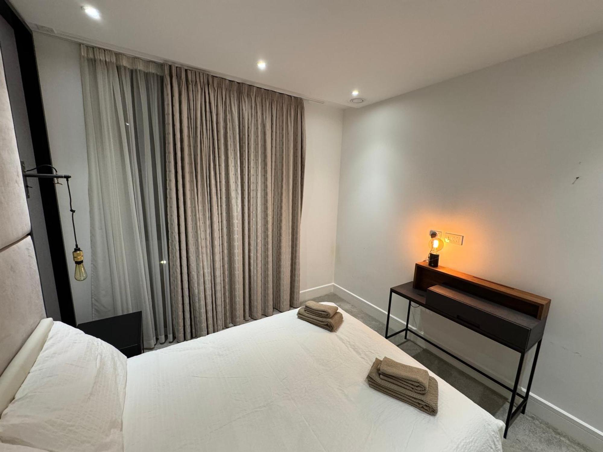 Modern 3 Beds In Aldgate East Londra
